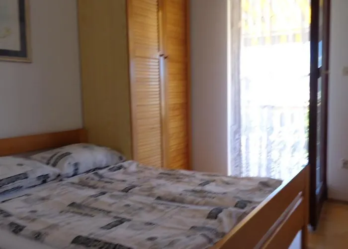 Apartment With Parking Space - 17069 *